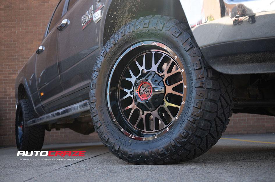 DODGE-RAM-SNARE-GLOSS-BLACK-GRAY-TINT